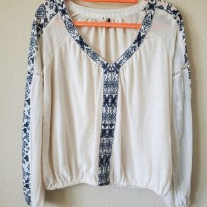 Akemi + Kin Anthropologie Women's Embroidered Blue and White Tunic Top Small